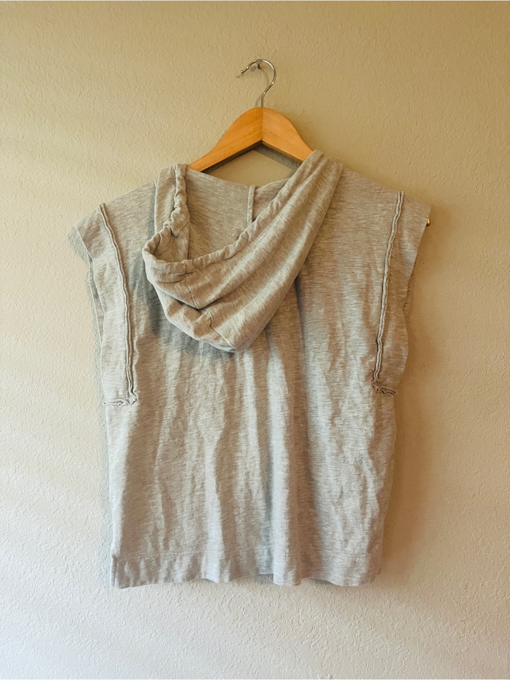 Evereve Light Gray Sleeveless Hoodie Knit Top Small - Picture 3 of 6